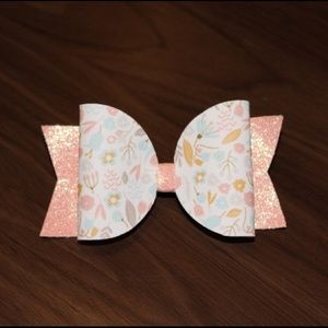 Large single layer floral bow, perfect for fall!